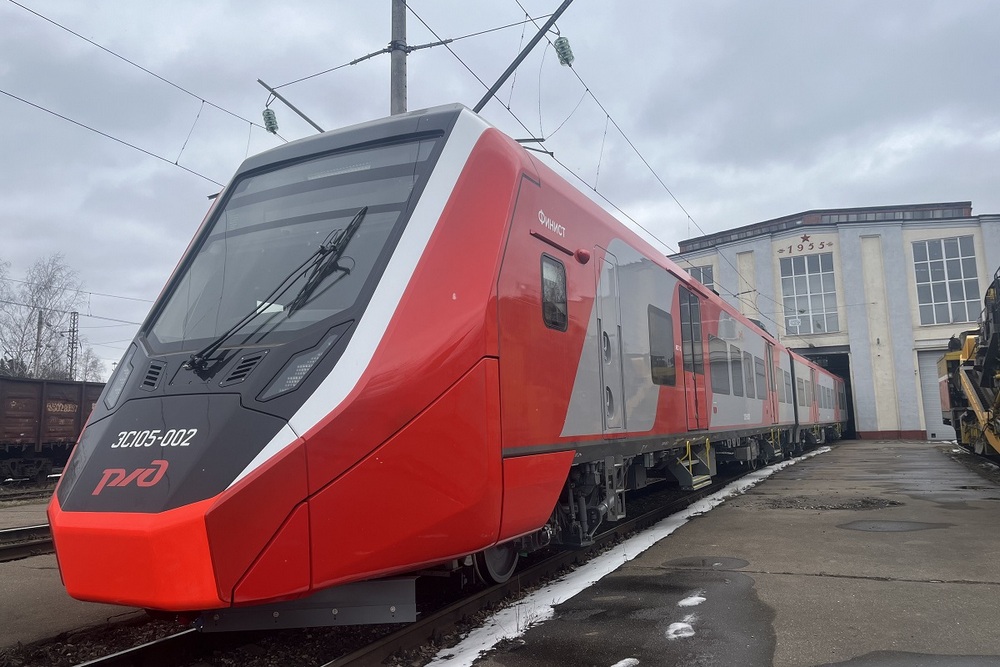 Испытания нового двухсистемного электропоезда «Финист» вышли на финальный этап