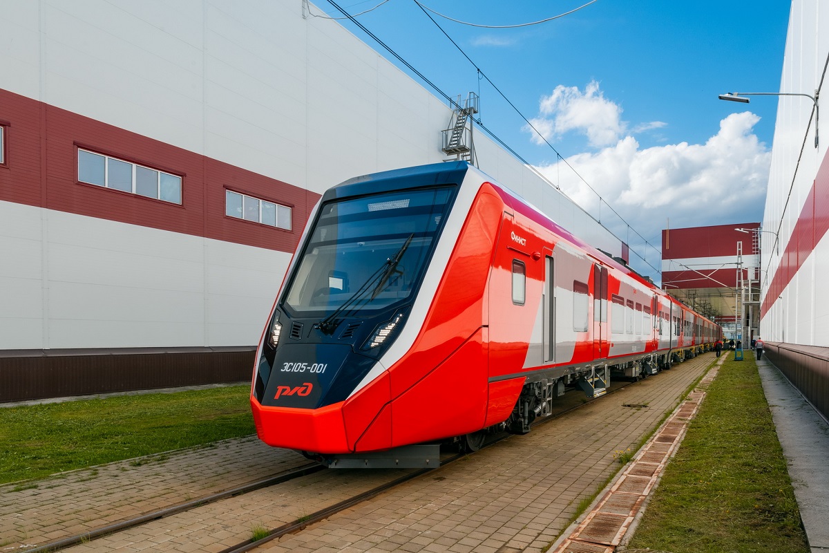 На «Уральских локомотивах» завершена приемка нового двухсистемного электропоезда «Финист»